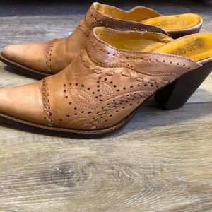 ALDO GRADIMENTO LEATHER MULES🥰